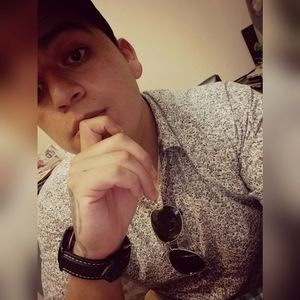 Meet your Posher, Ricardo echeverria